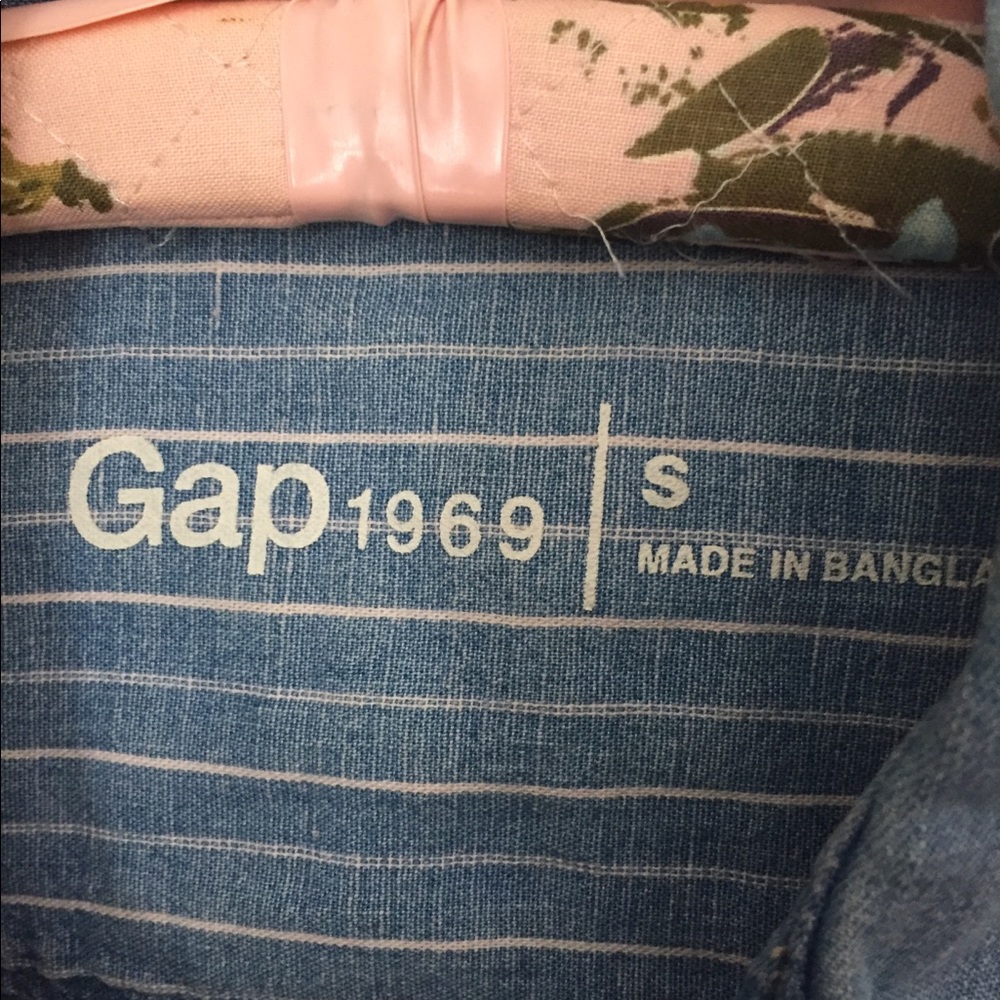 Gap Denim Button Down. Excellent Condition. - image 3